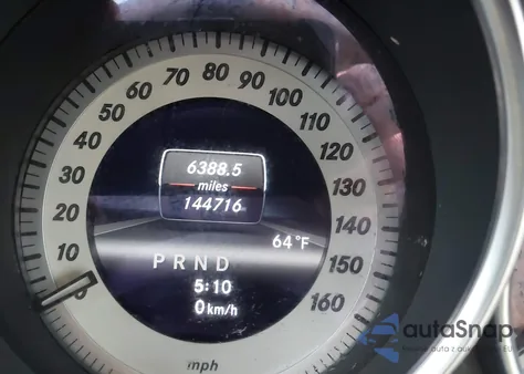 2013 Mercedes-Benz C 250 Luxury z USA, uszkodzony, nr VIN WDDGF4HB3DA771181